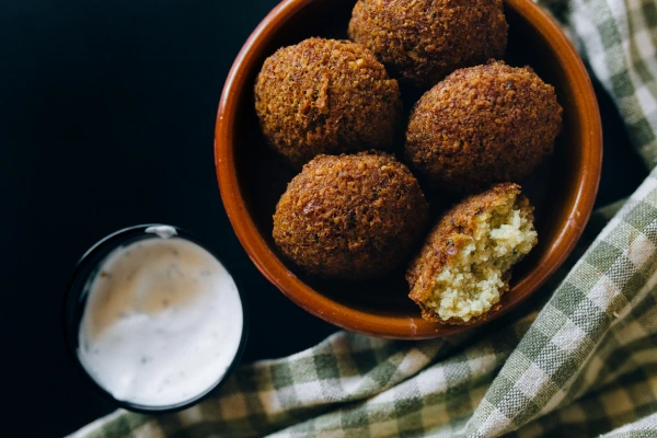middle eastern falafel